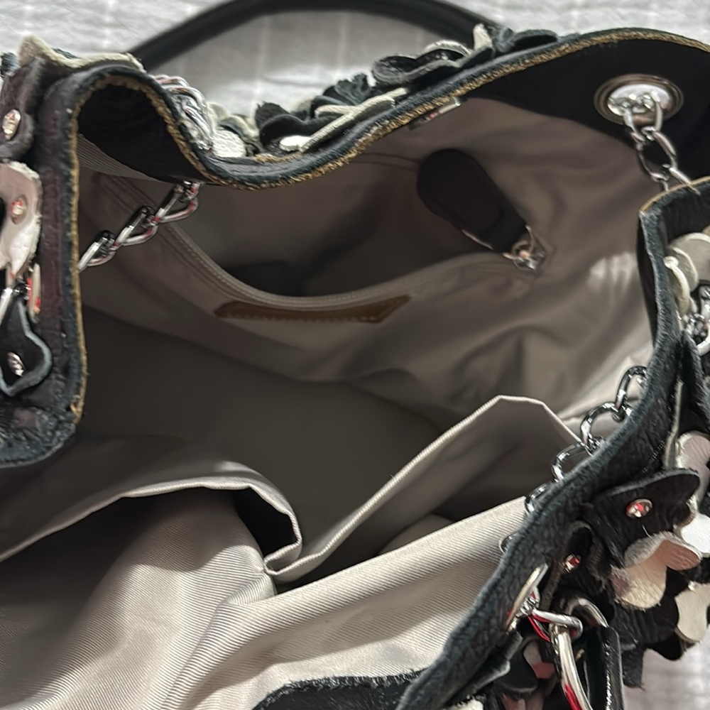 Ameri Leather Floral Black And White Shoulder Bag - image 7